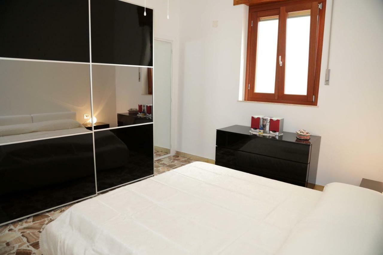 Luxury Apt Apartment Calasetta Exterior photo