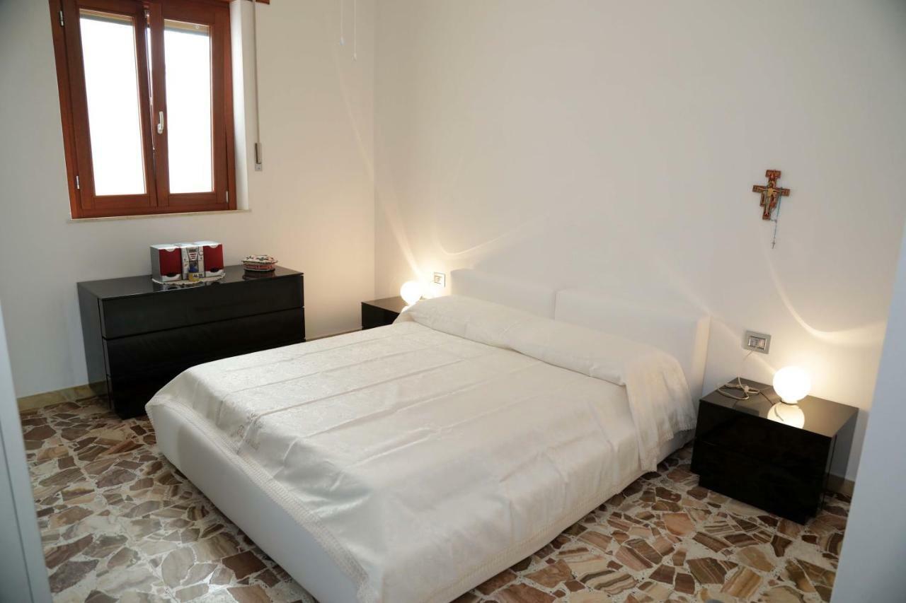 Luxury Apt Apartment Calasetta Exterior photo